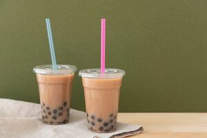 「タピオカミルクティー」のお店に多くの若者が並ぶのは、おいしいという理由だけでしょうか?