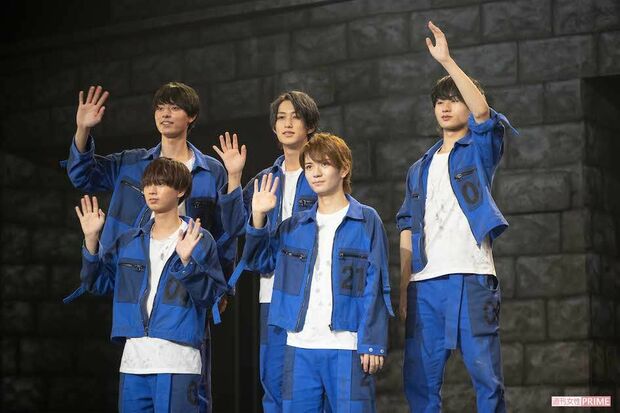 『HiHi Jets』は、ローラースケートでのパフォーマンスを武器としている5人組グループ