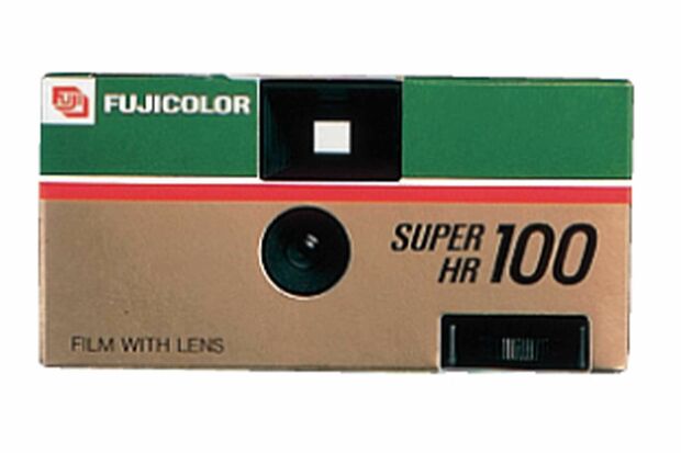写ルンです（初代・1986年発売）発売から1年で約300万本が売れたとか