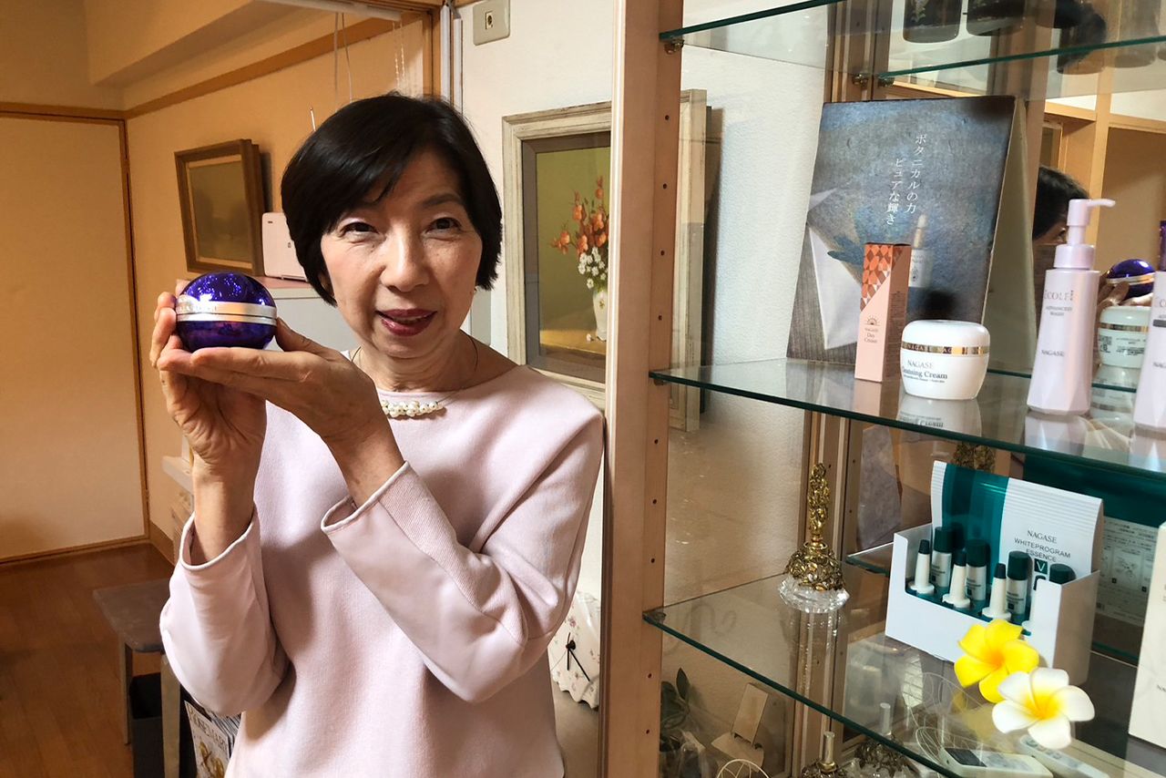 おばさん野外露出 OVER70の働き女子》70歳現役ビューティコンサルタント「70歳はまだまだ若い。奇跡の80代を目指す」（2ページ目） | 週刊女性PRIME