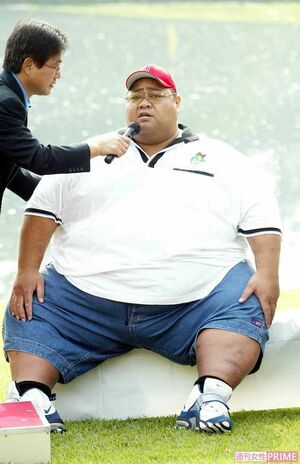 引退後はタレントとして活動しお茶の間の人気者になった小錦