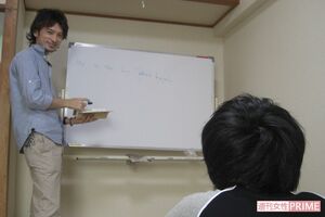 巣鴨のアパートで塾をやっていたころ、安田さんも講師として生徒たちに向き合った
