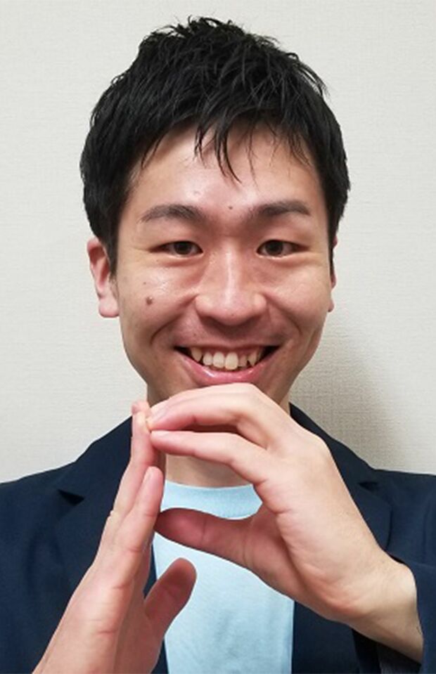 井上ポイントさん●ポイ活芸人。早稲田大学卒業とともに趣味で“ポイ活”を始める。ポイ活歴20年。クレジットカード43枚、スマホのポイ活用アプリ150個を使いこなし、年間40万～50万ポイントを集めるポイ活の達人。雑誌やテレビなどメディアに多数出演のほか、ブログでお得情報を発信している。