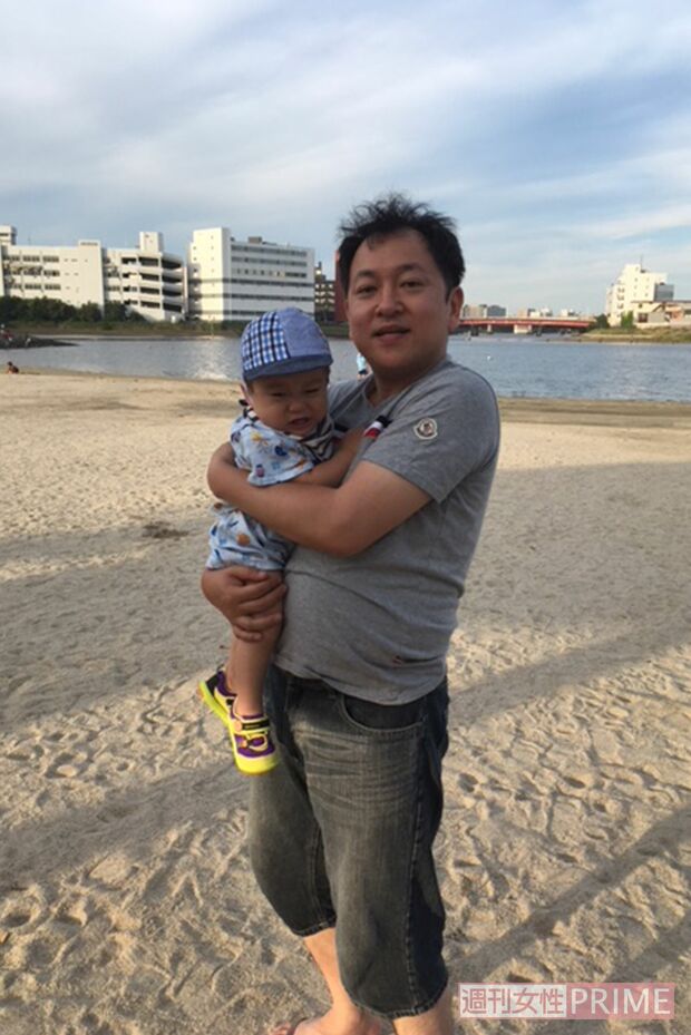 今年で6歳になるまな息子と真保さん。7年前に結婚した妻も、プロのエンバーマーだ