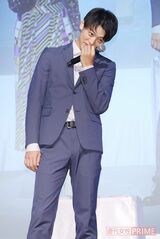 “ひざまずく”にダメ出しされ、しょんぼり……。でも、そんな姿も愛おしい♪　撮影／齋藤周造