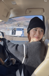 12月上旬には富士山に訪れた様子を『小紅書』に投稿した。