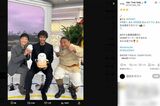 『VIVANT 第2シーズン』スタートに先立って『THE TIME,』に出演した堺雅人と阿部寛、富栄ドラム。阿部の激ヤセぶりが話題に（番組公式Xより）