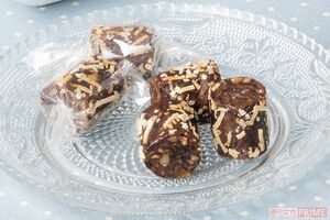 awhilechai&sodaの「デーツボール（カカオフレーバー）」　撮影／矢島泰輔