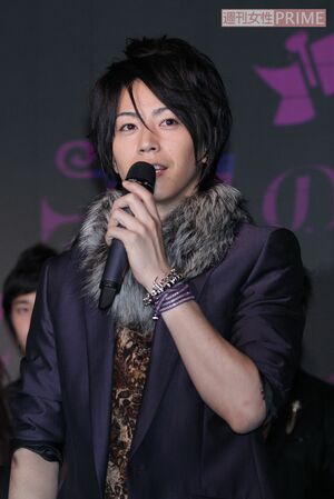 '14年　舞台『私のホストちゃん』制作発表で挨拶する廣瀬智紀