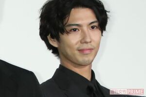 映画『AI崩壊』初日舞台挨拶での賀来賢人（'20年1月）