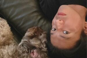 アラフィフにして容色衰えぬキムタク。犬より目がいっちゃう♪（写真は本人インスタより）