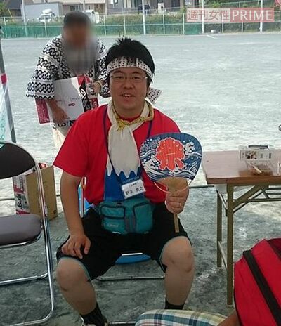 地元の夏祭りでは、地域住民と一緒に盆踊りを踊った（関係者提供）