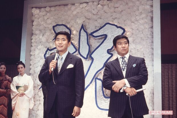 1971年、裕次郎さんの全快パーティーに参加する石原慎太郎さん