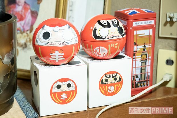 女性警察官が毎年持ってきてくれるだるま。このだるまに目が入ることを祈る