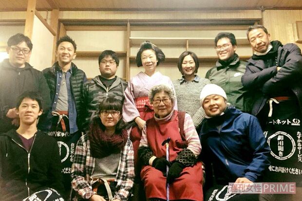 学生を含む御用聞きメンバーで、お茶屋さんの店舗改築をお手伝い