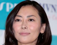 中山美穂、新宿2丁目で目撃 ファンにハグの大サービス