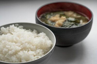 味噌汁は具材によって白米の糖の吸収を抑える効果も ※画像はイメージです