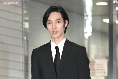 大麻取締法違反で逮捕の清水尋也が釈放、すすり泣く熱心な女性ファンの前で頭を下げて13秒謝罪「俳優人生の…