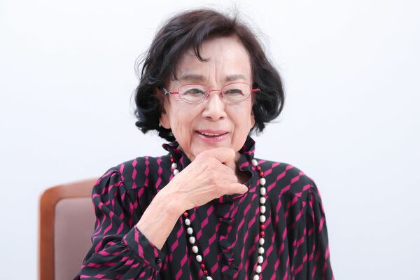 来る2月29日の誕生日で89歳になる兼高さん。「わたくしの誕生日は4年に1回、だからまだ22歳ですのよ」と、いたずらっぽく笑った。撮影／佐藤靖彦