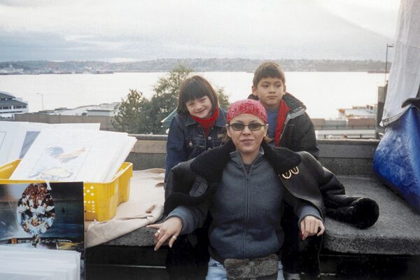 離婚後、激やせして、シアトルの姉のもとを訪ねた。甥、姪たちと。異国で外科医として奮闘する姉の姿に心を打たれた