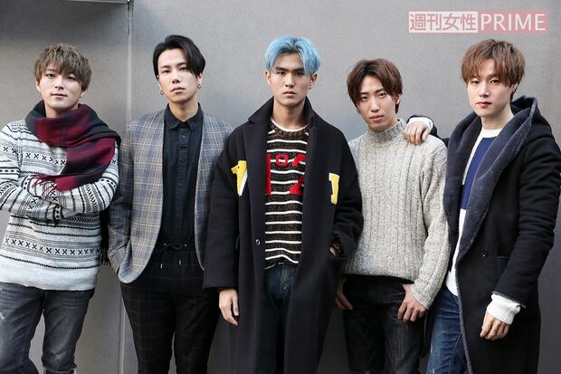 左からソル、ナロ、テフン、サンウ、ルイ　撮影／齋藤周造