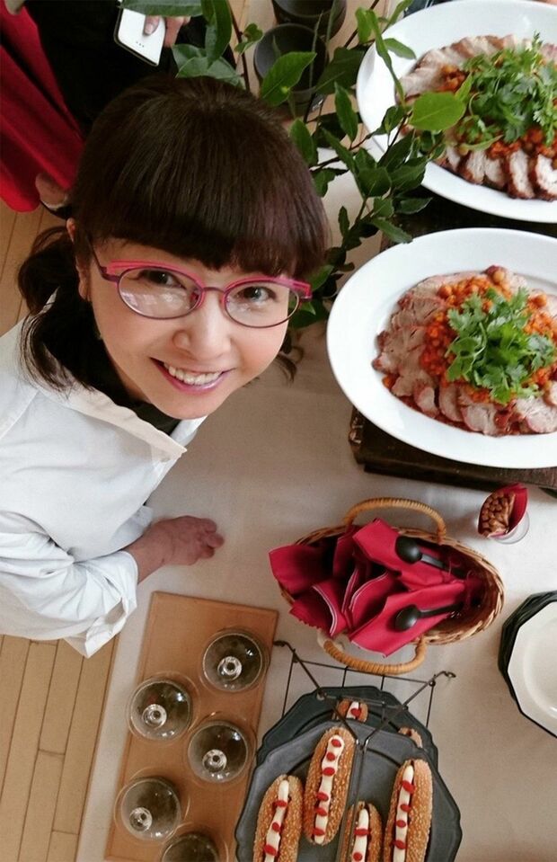 麻木さんはタレント以外にも、薬膳師や温活士の資格を活かして活動している