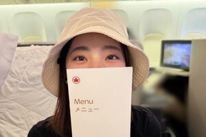 帰国中の機内でYouTubeの動画編集をしていたことを明かした“りくりゅう”ペア（三浦璃来公式Xより）