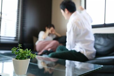 毒親からの罵詈雑言から結婚で逃げられたと思ったが、相手がまさかのDV夫で……　※写真はイメージです