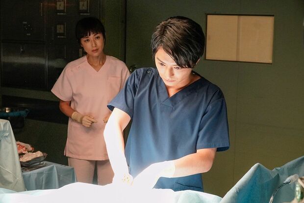 オトナの土ドラ『リカ』フジテレビ系　土曜　夜11時40分〜　(c)フジテレビ