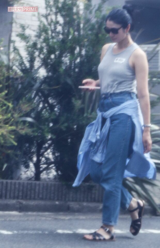 2019年、子どもの小学校運動会に参加した小雪はラフなスタイル