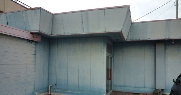  一時は有料記者会見場になったスナック。現在は倉庫がわりに