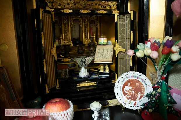 みきおさんの母・節子さんは毎日、台所に飾るカレンダーの日付欄に犯人が捕まらなかった印として斜線を入れている