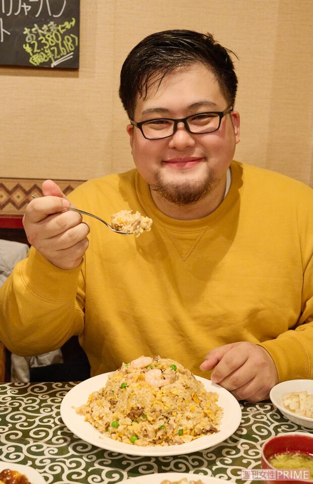 1キロのチャーハン「おいしいです！」（撮影／山田智絵）