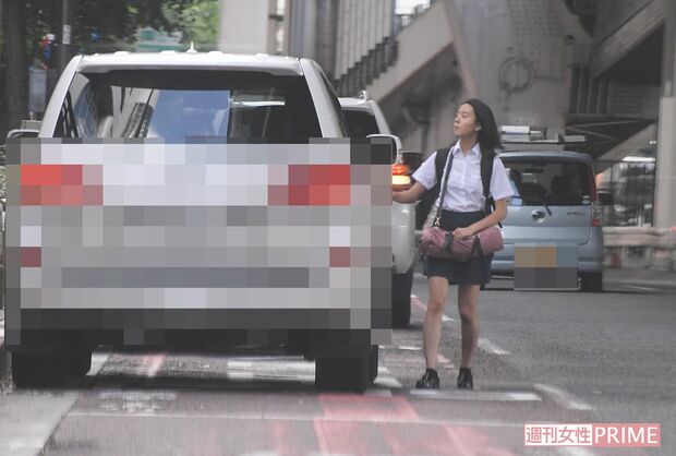 木村が運転する車から降りてきたKoki，（その２）