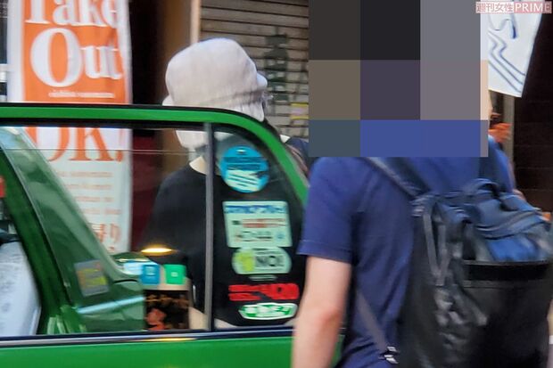 タクシーに乗り込む小室佳代さんを本誌記者が直撃