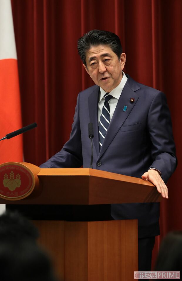 回顧録が話題を集める安倍氏