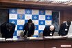 生活保護費「支給額1日1000円で全額不支給」について「責任者として深く反省している」と定例会見で謝罪した群馬県桐生市。左から森山副市長、荒木市長、助川部長、小山福祉課長
