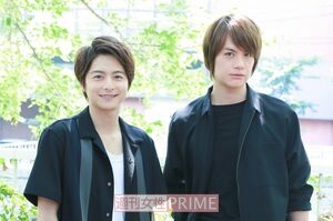 左から小池徹平、浦井健治　撮影／森田晃博