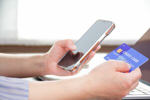 まずは固定費の見直しから始めよう(画像はイメージです)