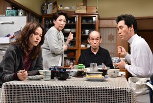 伊之助は桃子を心配して、つい厳しいことを言ってしまう