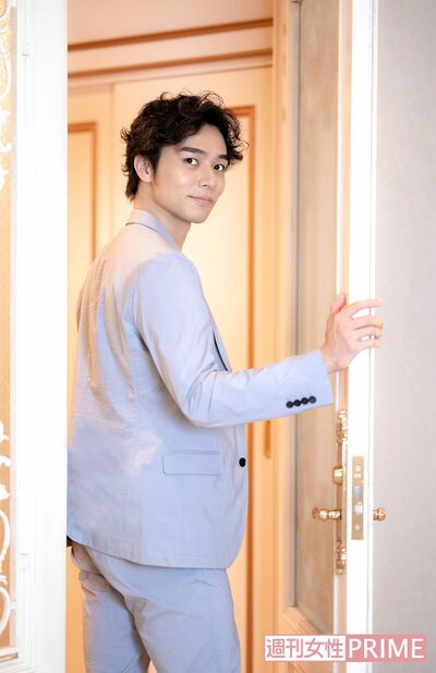 柄本弾　撮影／佐藤靖彦