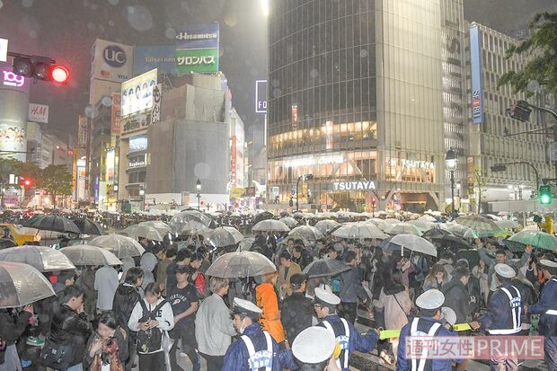 【平成最後の日】雨＆厳重な警備もあり、渋谷・スクランブル交差点でも大きな混乱は見られなかった