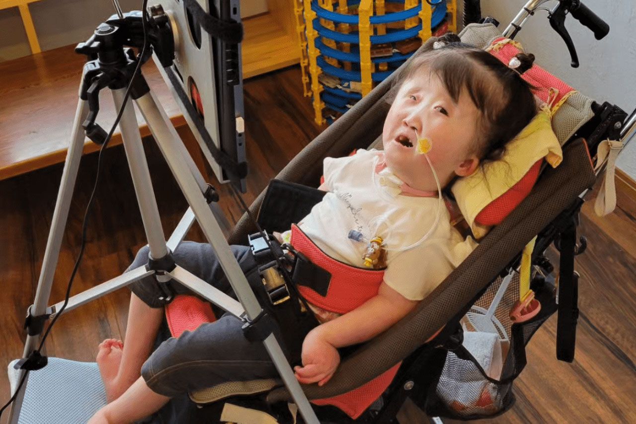 世界でたった50症例の難病…未知の“障がい”がある娘に「かわいい洋服を