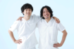 看護師の日常の様子を配信するYouTubeチャンネル「NASMENCHANNEL」を運営するシンジョーさん(右)とイデさん(左)。同業種の人から絶大な支持