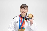 元五輪空手代表・植草歩「持ち上げすぎじゃないの?」“モデル転身”に賛否、アスリート“引退後”の違和感…