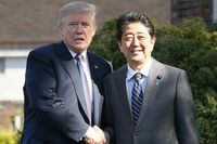 トランプ大統領、安倍首相のスーツの着こなしが国際社会でNGな理由