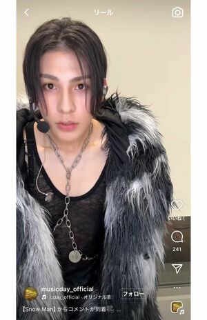 『ベストアーティスト』での衣装が「リュークみたい」と話題になったラウール（番組公式インスタグラムより）