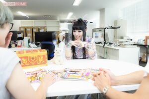 編集部員にアドバイス。名だたるVIPの前でショーを行ってきた天功さんだから知る、グローバル展開の仕方とは? 撮影/矢島泰輔