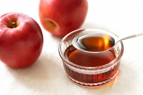ダイエット効果も期待できるりんご酢。1日大さじ2杯を12週間摂取した結果、1.8kg減量という報告も　※写真はイメージです