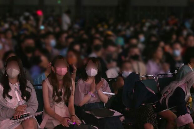 『Anime Expo』会場で“前列”に座っていたとされる、女性たちの様子がネット上に拡散された